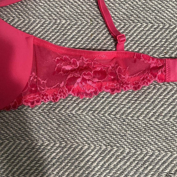 Bras - Picture 3 of 6